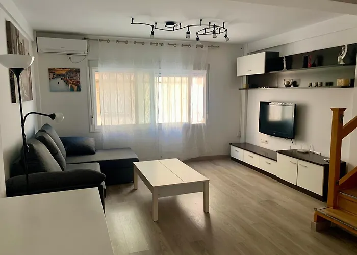 Duplex A 3 Minutos De Playa De La Victoria شقة كاديز